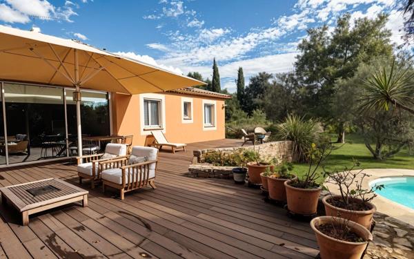 Maison à vendre    5 pièces • 209 m2 Nîmes