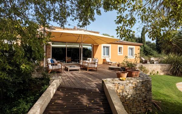 Maison à vendre    5 pièces • 209 m2 Nîmes