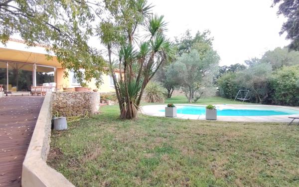 Maison à vendre    5 pièces • 209 m2 Nîmes