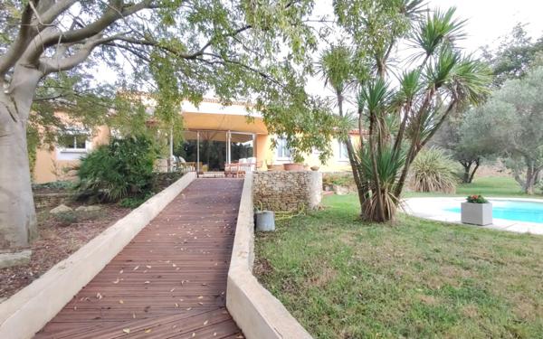 Maison à vendre    5 pièces • 209 m2 Nîmes