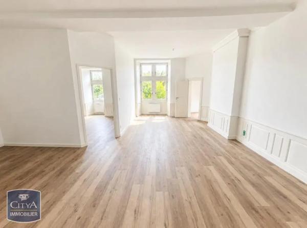 Appartement à louer 3 pièces 73.96m² Chinon (37500)