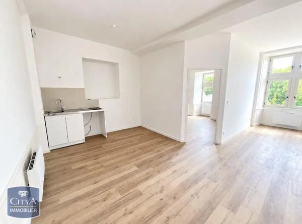 Appartement à louer 3 pièces 73.96m² Chinon (37500)