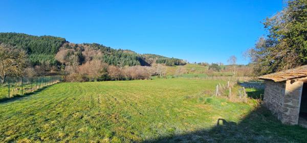 ST JUST EN CHEVALET - CORPS DE FERME