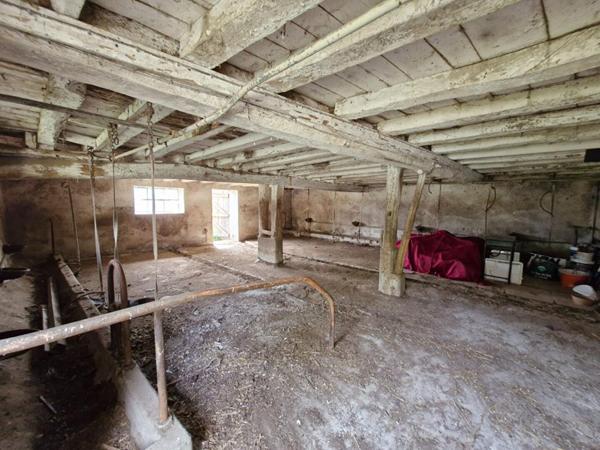 ST JUST EN CHEVALET - CORPS DE FERME