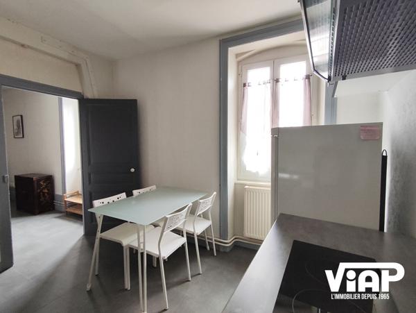 SPACIEUX T2 MEUBLE DE 50m² - PROCHE PLACE CHURCHILL , Limoges SPACIEUX T2 MEUBLE DE 50m² - PROCHE PLACE CHURCHILL , Limoges