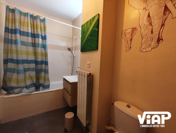 SPACIEUX T2 MEUBLE DE 50m² - PROCHE PLACE CHURCHILL , Limoges SPACIEUX T2 MEUBLE DE 50m² - PROCHE PLACE CHURCHILL , Limoges