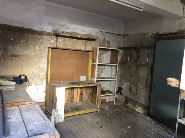 Maison en pierre à rénover avec garage et courette