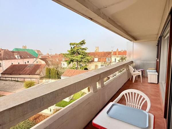 Au coeur d'Auxerre dans une résidence sécurisée avec gardien Appartement 2 pièce(s)