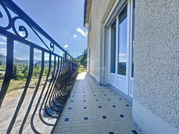 Saint-Affrique (12400) Idéal Artisan ou projet de vie et investissement !