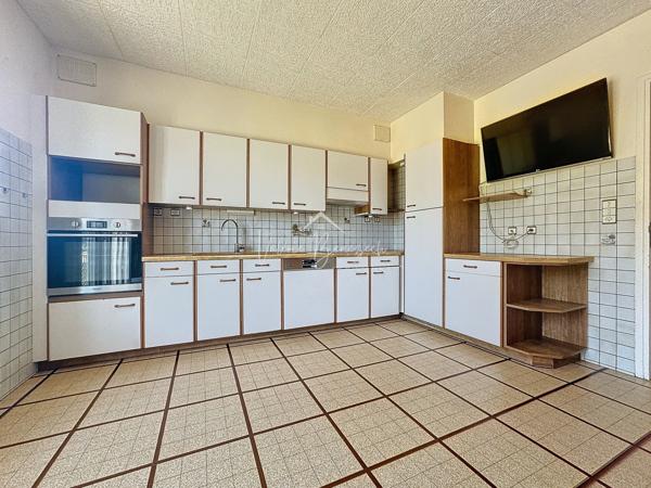 Saint-Affrique (12400) Idéal Artisan ou projet de vie et investissement !