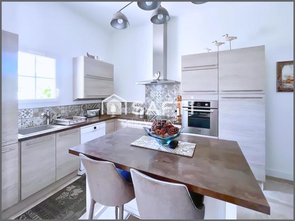 VILLA PISCINE A LA VUE DEGAGÉE EXPO SUD