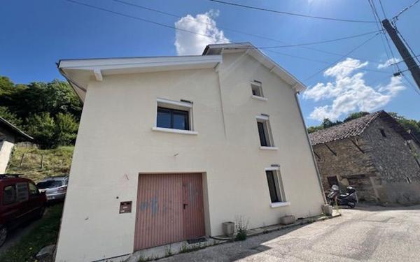 Maison à vendre    5 pièces • 120 m2 Saint-Étienne-de-Crossey