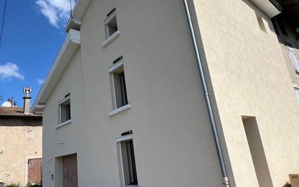 Maison à vendre    5 pièces • 120 m2 Saint-Étienne-de-Crossey