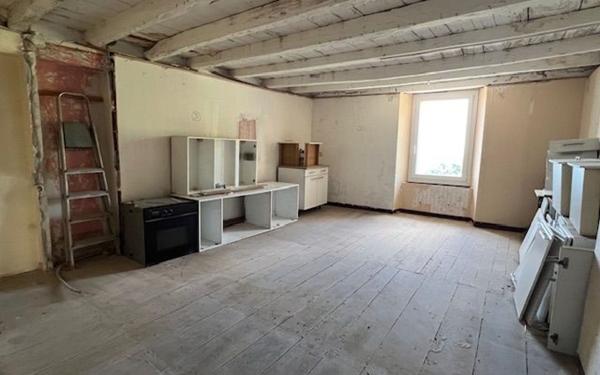 Maison à vendre    5 pièces • 120 m2 Saint-Étienne-de-Crossey