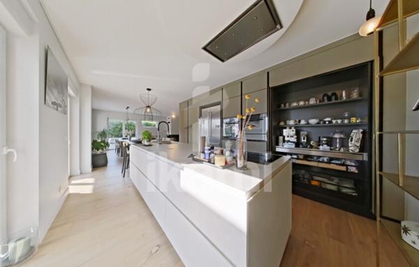 Maison de Haut Standing à Chens-sur-Léman avec Vue sur le Lac et Proximité Suisse