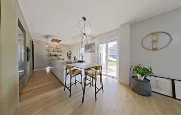 Maison de Haut Standing à Chens-sur-Léman avec Vue sur le Lac et Proximité Suisse