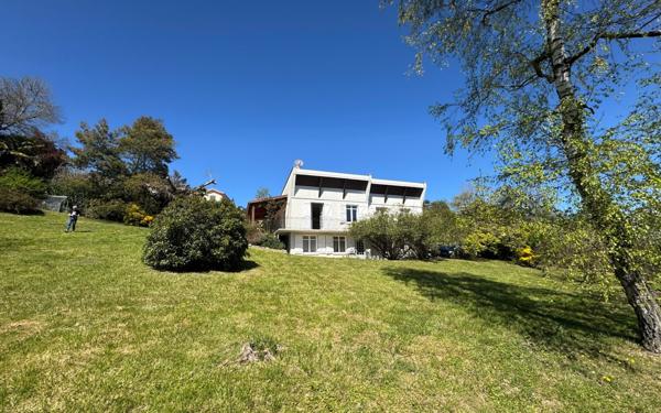 Maison à vendre    7 pièces • 195 m2 Billère