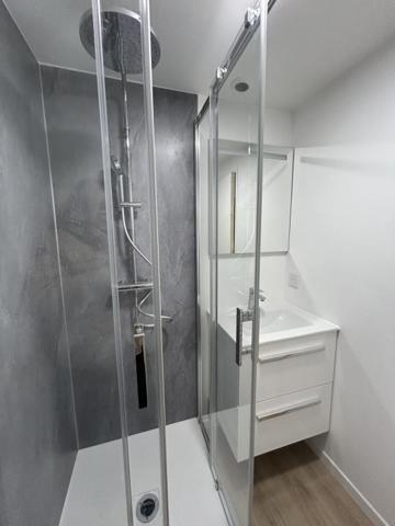 À louer à l’année – T2 avec cour privative – Quartier T