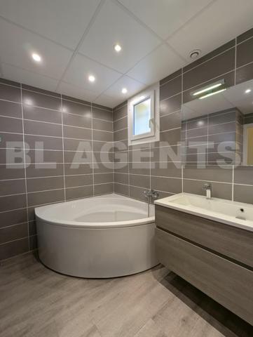 Maison familiale de 231 m² avec appartement indépendant et terrain constructible – La Motte-Servolex