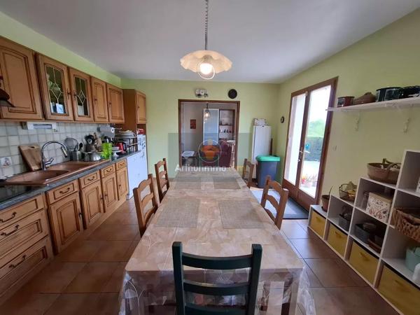 Vente                                                      Propriété
                        
                     6 pièces                      155 m2                     à Coulommiers