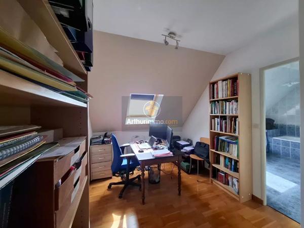 Vente                                                      Propriété
                        
                     6 pièces                      155 m2                     à Coulommiers
