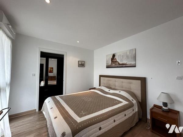 QUIBERON - A VENDRE BEL APPARTEMENT AVEC GARAGE