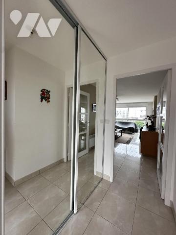 QUIBERON - A VENDRE BEL APPARTEMENT AVEC GARAGE