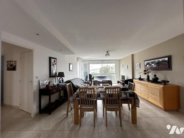 QUIBERON - A VENDRE BEL APPARTEMENT AVEC GARAGE