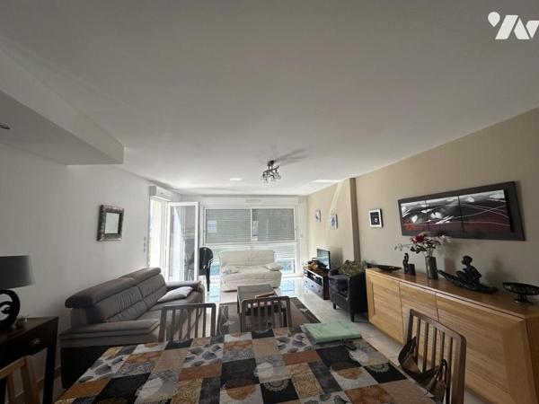 QUIBERON - A VENDRE BEL APPARTEMENT AVEC GARAGE