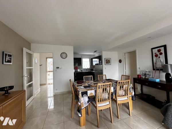 QUIBERON - A VENDRE BEL APPARTEMENT AVEC GARAGE