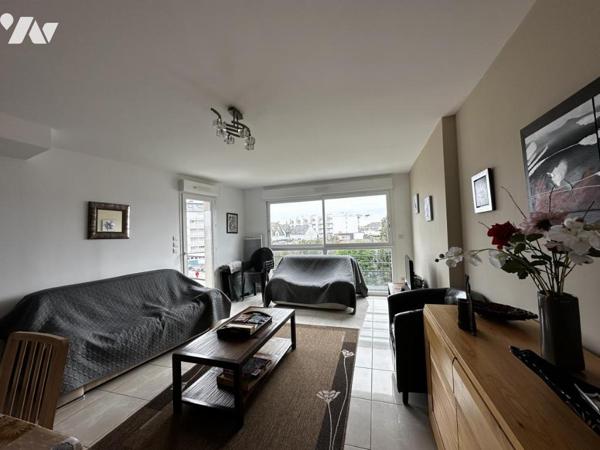 QUIBERON - A VENDRE BEL APPARTEMENT AVEC GARAGE