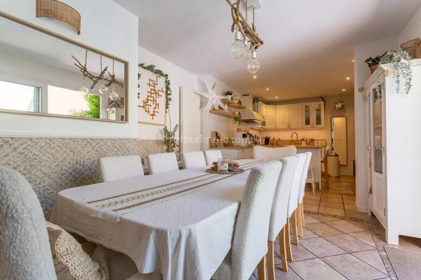 Vente                                                      Maison de ville
                        
                     6 pièces                      130 m2                     à Montlhéry