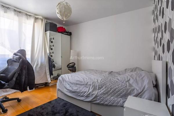 Vente                                                      Maison de ville
                        
                     6 pièces                      130 m2                     à Montlhéry