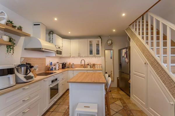 Vente                                                      Maison de ville
                        
                     6 pièces                      130 m2                     à Montlhéry