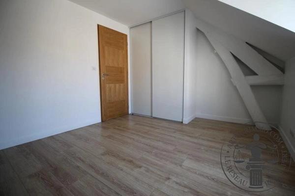 Location                                                      Appartement
                        
                     2 pièces                      35 m2                     à Dourdan