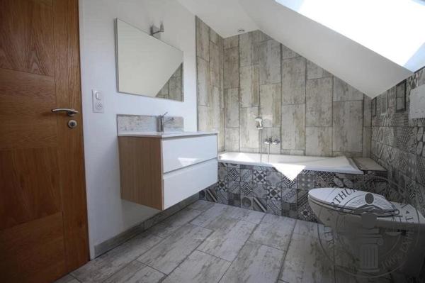 Location                                                      Appartement
                        
                     2 pièces                      35 m2                     à Dourdan