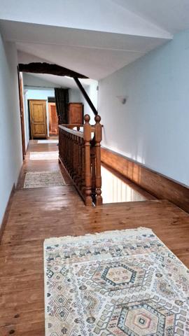 Maison à Burie avec de belles prestations, près de 300m² habitables!