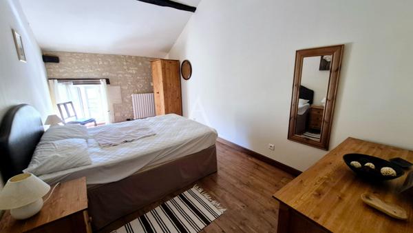 Maison à Burie avec de belles prestations, près de 300m² habitables!