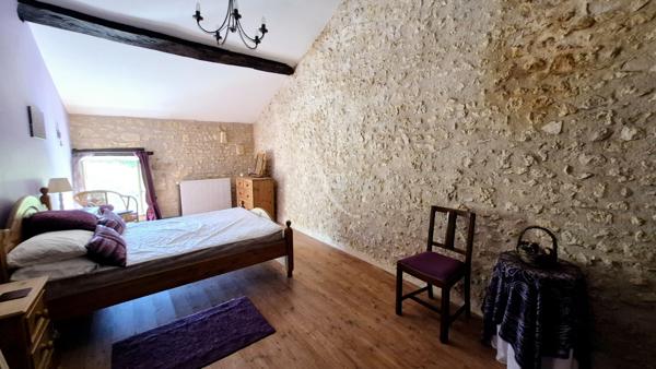 Maison à Burie avec de belles prestations, près de 300m² habitables!