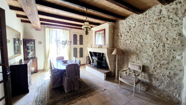 Maison à Burie avec de belles prestations, près de 300m² habitables!