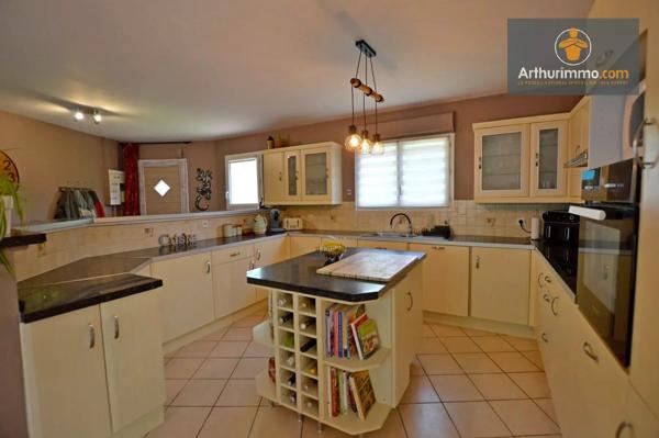 Vente                                                      Maison
                        
                     4 pièces                      108 m2                     à Margueron