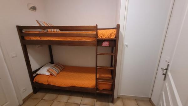 RESIDENCE AVEC PISCINE ET PARKING