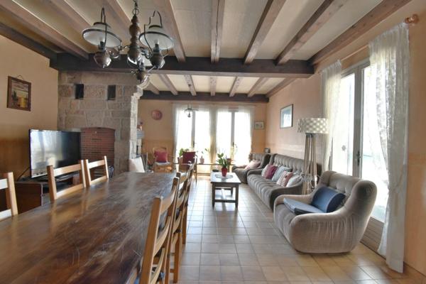 Maison à vendre 7 pièces SAINT AGREVE (07)