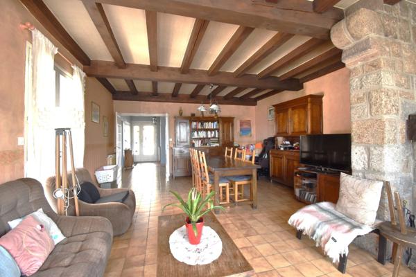 Maison à vendre 7 pièces SAINT AGREVE (07)