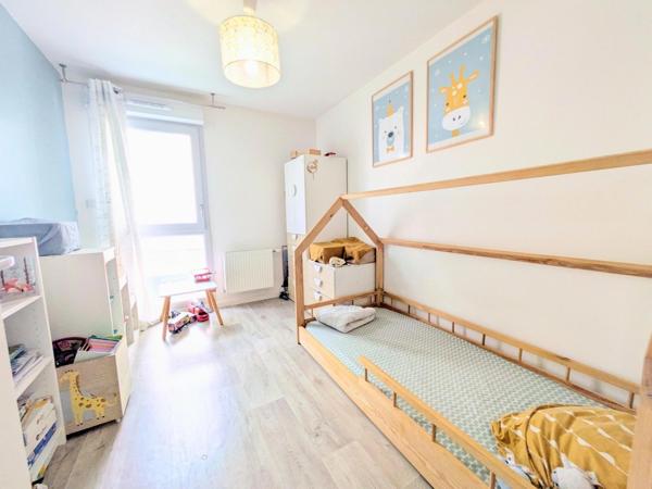 A LOUER - Apt T3 BIS - 72m2 + BALCON + PARKING - COEUR DE VILLE - BEZONS (95)