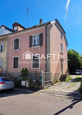 À Mulhouse Dornach (68200), opportunité spécial investisseur avec bonne rentabilité -> Immeuble de 151,5 m2 avec 3 appartements loués avec travaux à prévoir, façade et toit en correct état, terrain 641 m² à fort potentiel