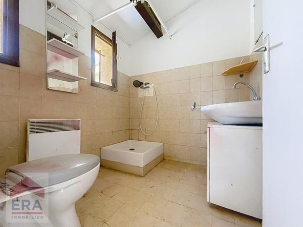 A VENDRE DIGNES LES BAINS 04000 MAISON T5 TERRAIN JARDIN GARAGE