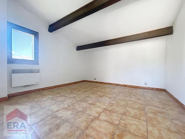 A VENDRE DIGNES LES BAINS 04000 MAISON T5 TERRAIN JARDIN GARAGE