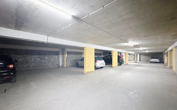 Stationnement à louer    19 m2 Villeurbanne