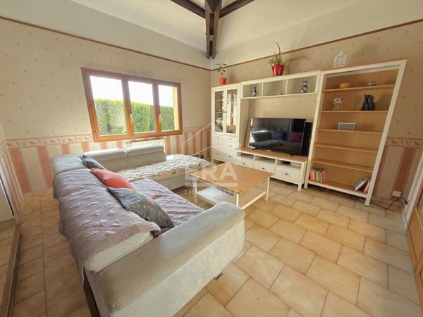 Maison de plain-pied de 112 m² avec dépendance de 47 m² à Saint-Ouen-en-Brie